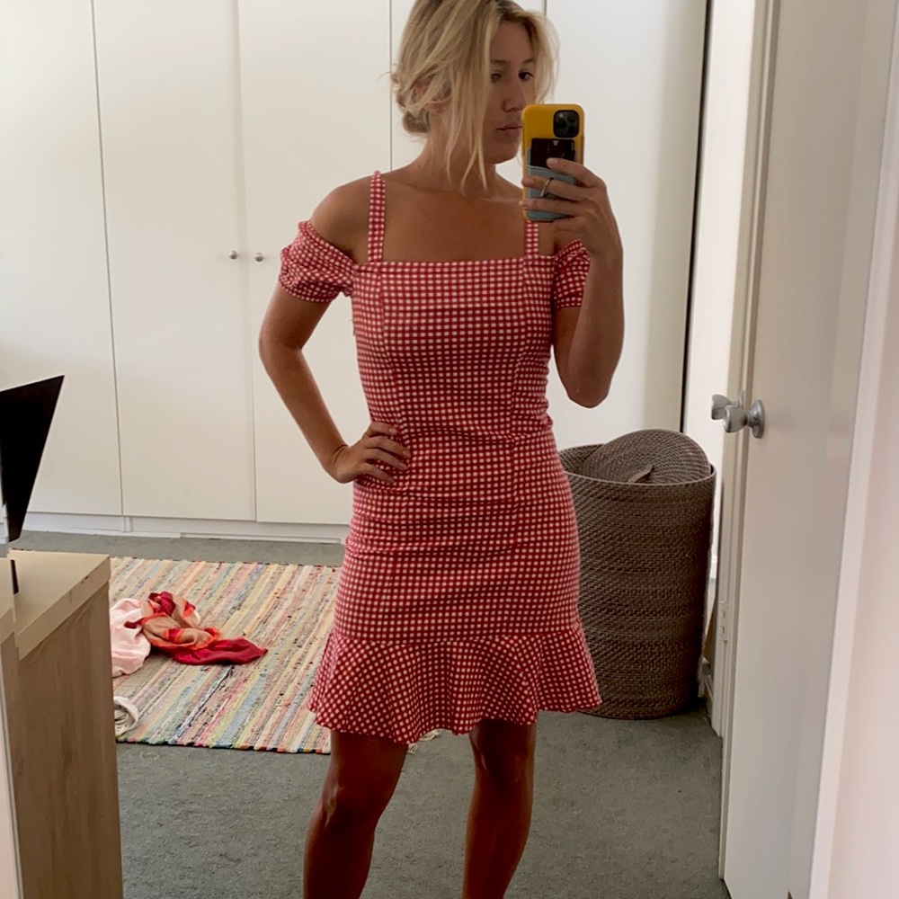 The PERFECT red summer gingham dress!